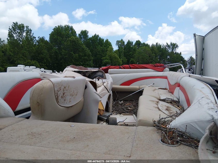 2007 SUNTRACKER 20' auction photo 8