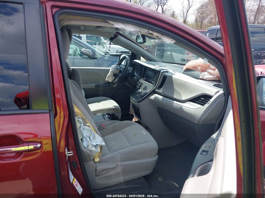 2019 Toyota Sienna Le 7 Passenger