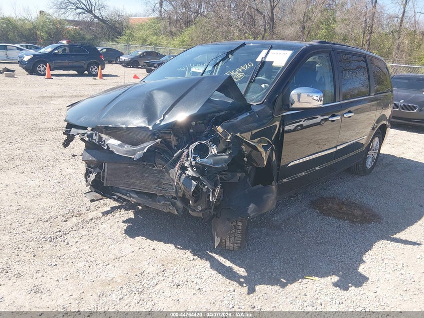 2015 Chrysler Town & Country Touring-L