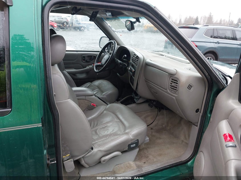 2000 Chevrolet Blazer Lt VIN: 1GNDT13W5Y2347751 Lot: 44764541