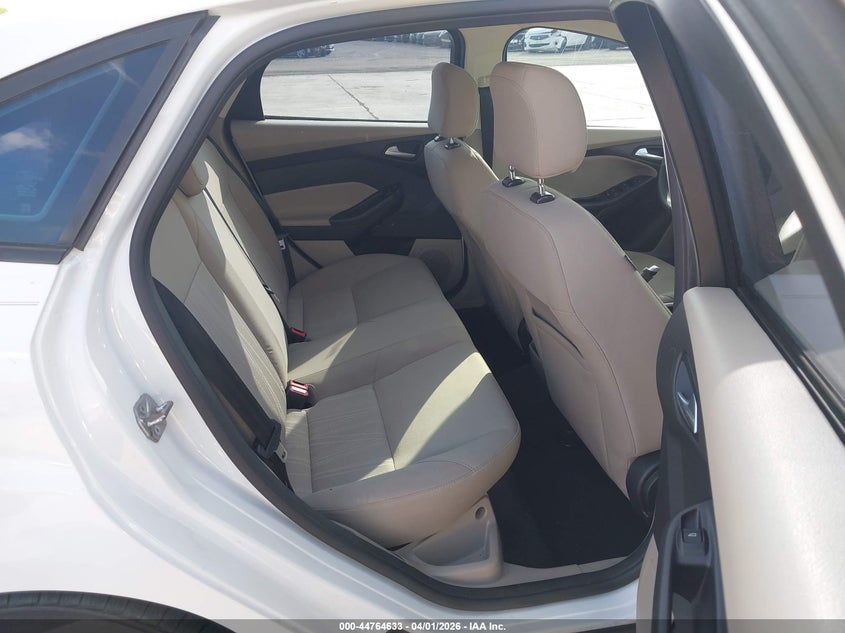 VIN 1FADP3FE6HL229848 2017 FORD FOCUS SE
