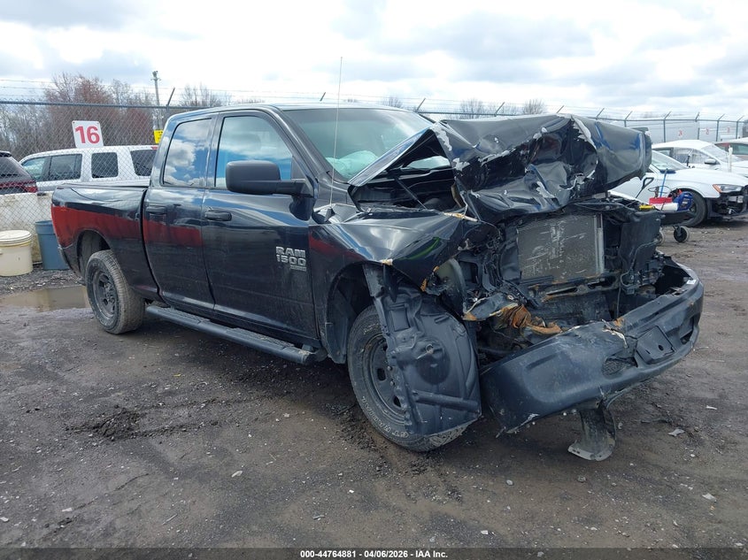 1C6RR7FG1KS530387 2019 Ram 1500 Classic Tradesman 4X4 6'4 Box auction photo 1