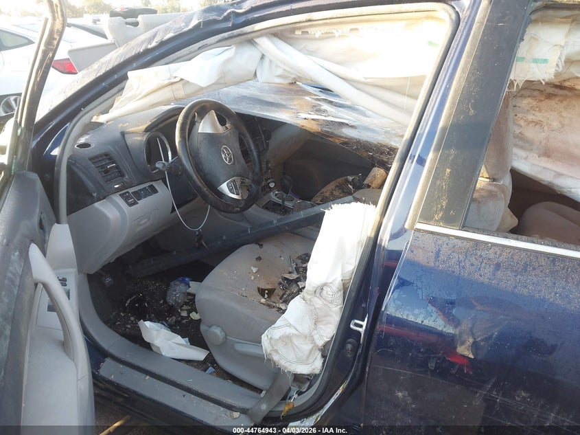 2013 Toyota Highlander Base V6