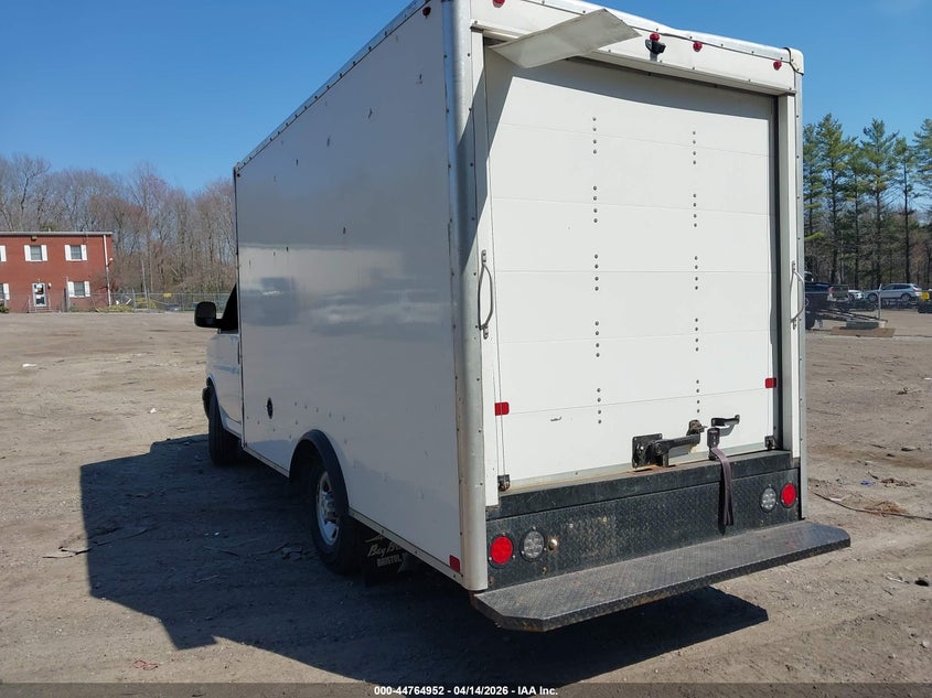 2021 Chevrolet Express Cutaway Work Van white Lot 111044764952 Vin 1GB0GRFP3M1265181