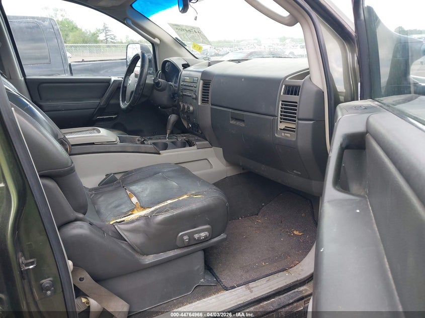 2004 Nissan Titan Le