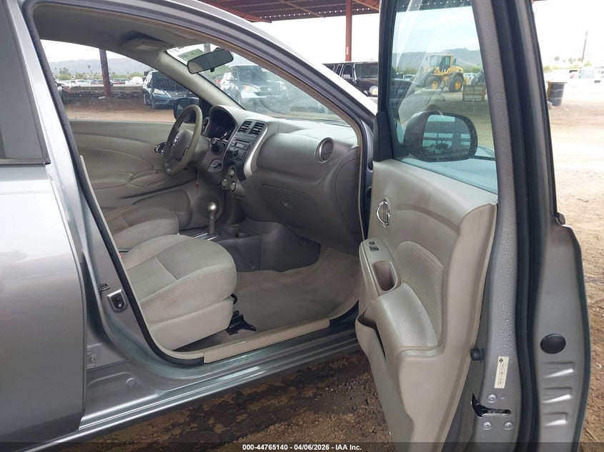 2014 Nissan Versa 1.6 Sv