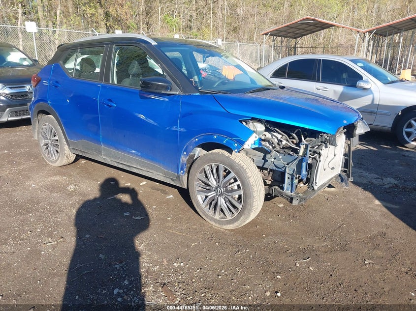 2022 Nissan Kicks Sv Xtronic Cvt