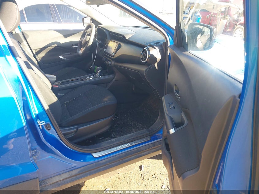 2022 Nissan Kicks Sv Xtronic Cvt