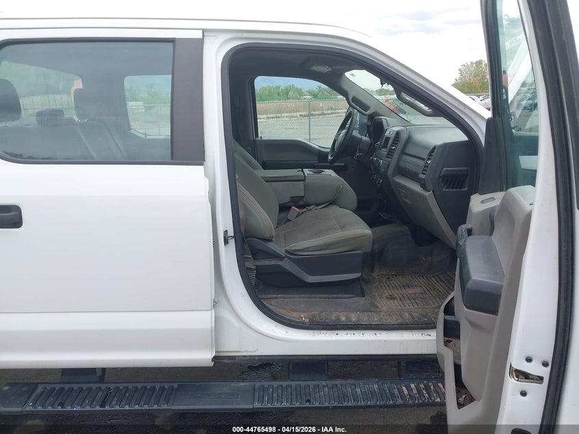 1FT7W2B60HED31928 2017 Ford F250 6.2 Xl White