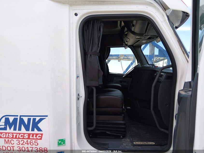 2024 FREIGHTLINER NEW CASCADIA 126 auction photo 6