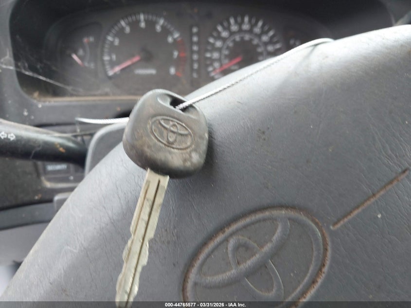 2000 Toyota Sienna Xle VIN: 4T3ZF13C2YU171597 Lot: 44765577