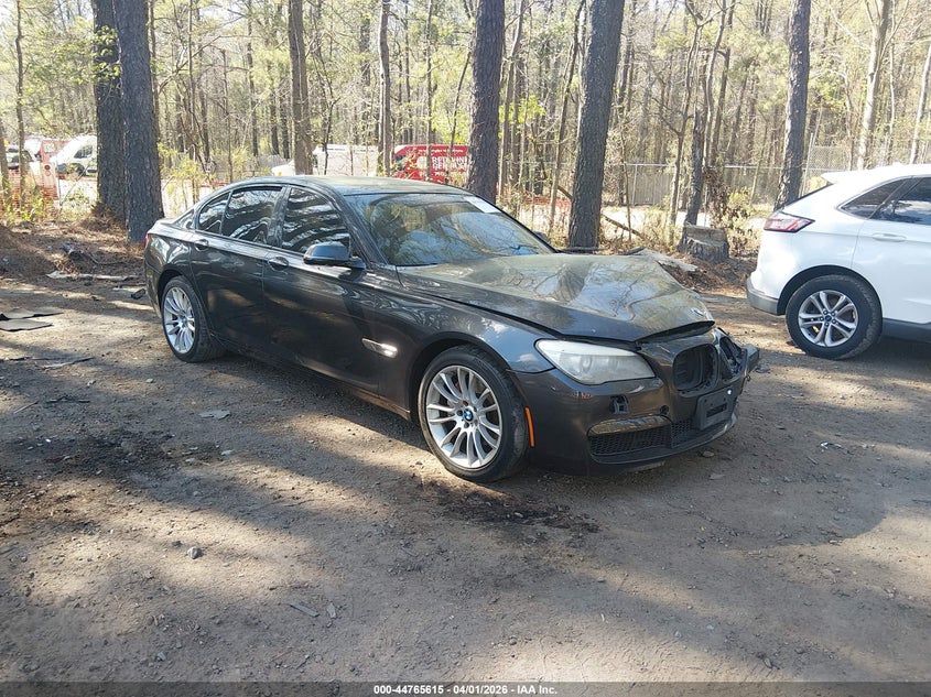 2013 BMW 740I