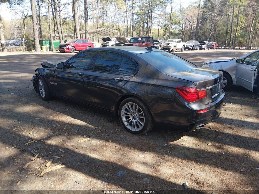 2013 BMW 740I