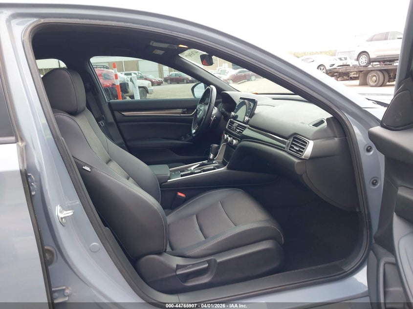 2022 HONDA ACCORD auction photo 5