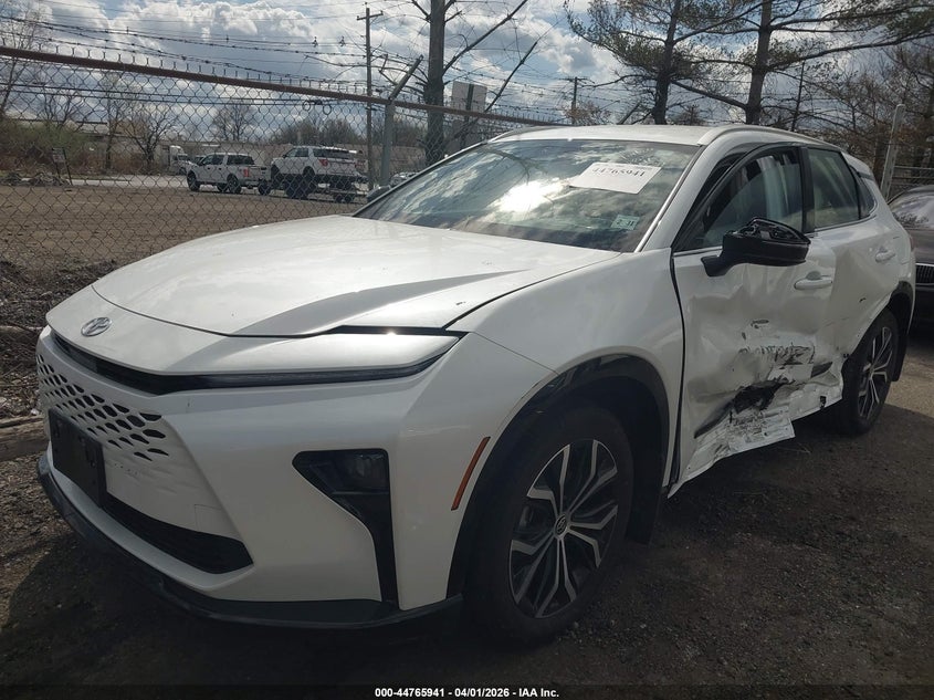 2026 Toyota Crown Signia Xle VIN: JTDACAAJ2T3036039 Lot: 44765941