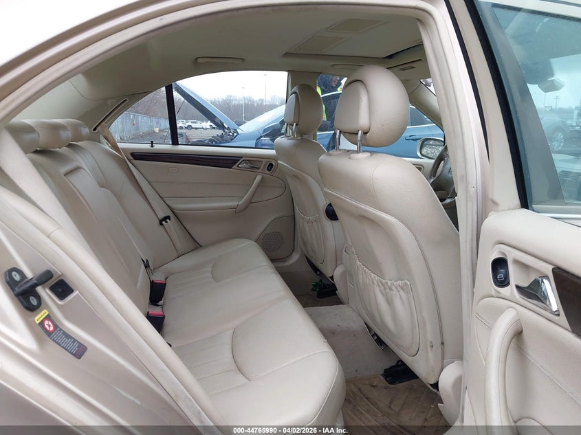 2005 Mercedes-Benz C 240 Luxury 4Matic VIN: WDBRF81J35F648950 Lot: 44765990