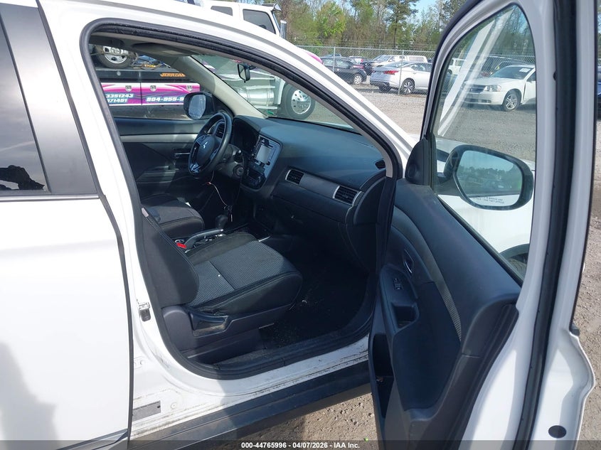 2017 Mitsubishi Outlander Es