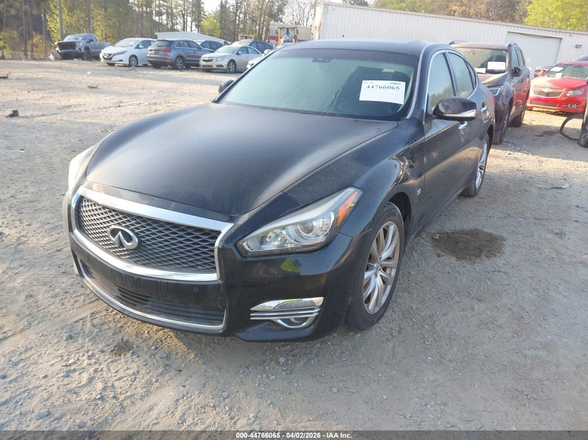 2015 Infiniti Q70 3.7