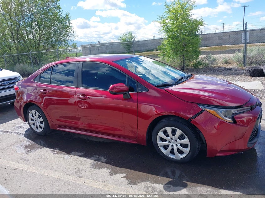 2023 Toyota Corolla 2.0 Le red Lot 111044766108 Vin 5YFB4MDE2PP026433
