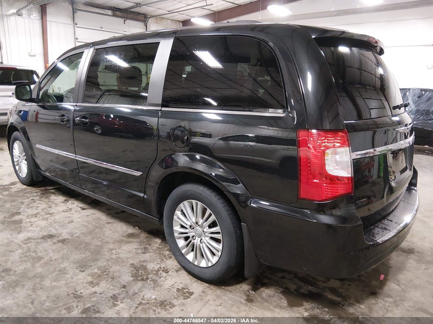 2015 Chrysler Town & Country Touring-L