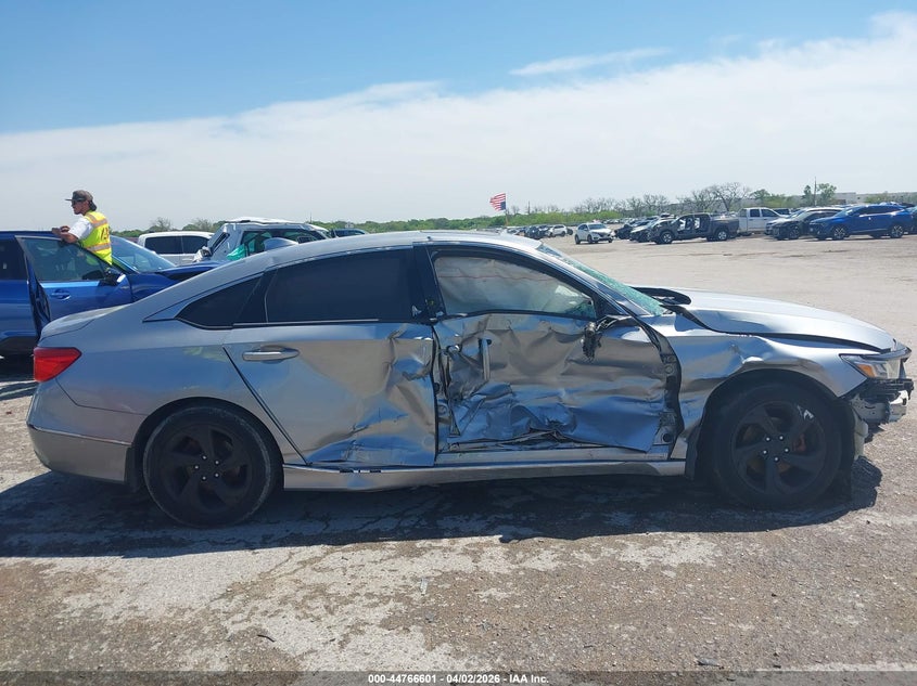 VIN 1HGCV1F57JA098299 2018 HONDA ACCORD EX-L