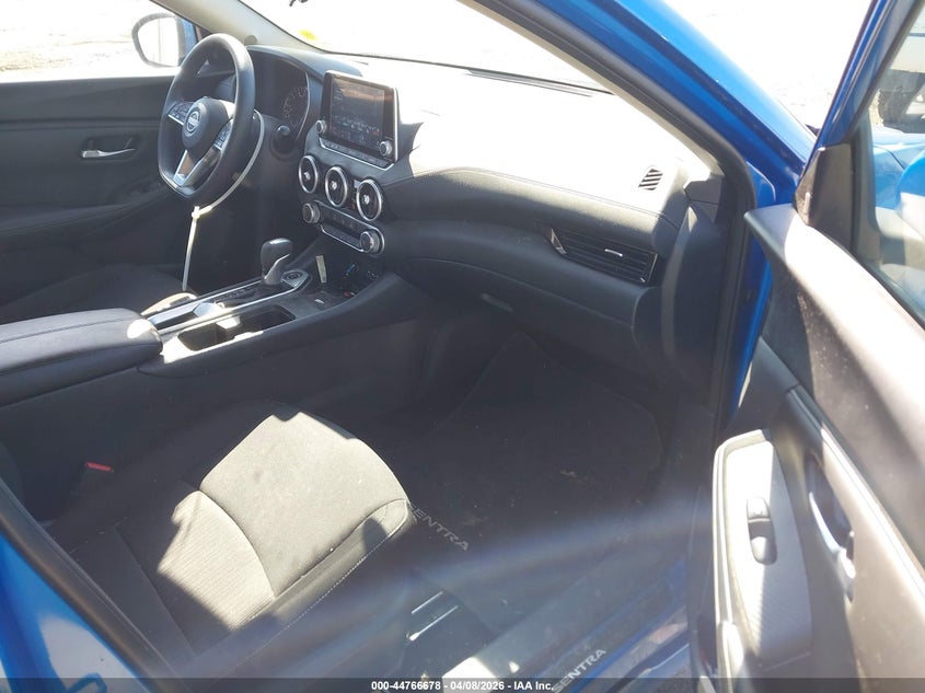 2025 NISSAN SENTRA SV · Фото 5