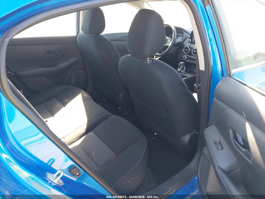 2025 NISSAN SENTRA SV · Фото 8