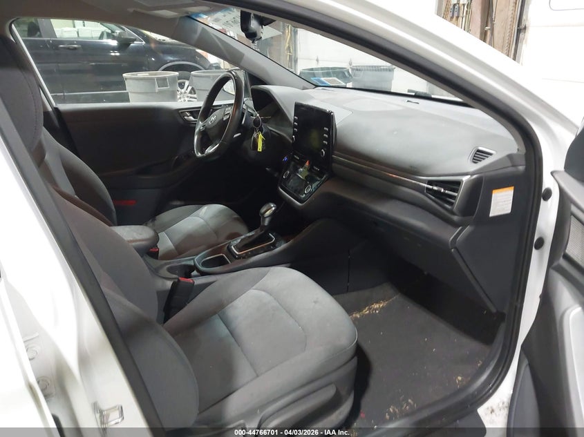 2022 Hyundai Ioniq Plug-In Hybrid Se