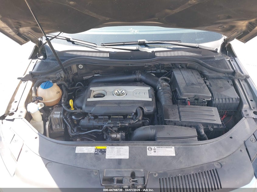 2015 Volkswagen Cc 2.0T R-Line VIN: WVWBP7AN0FE830027 Lot: 44766739