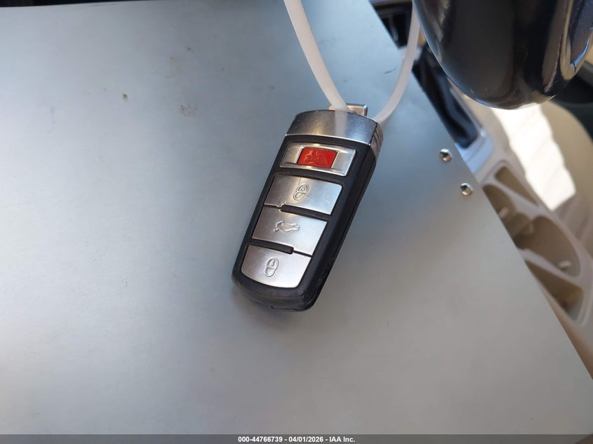 2015 Volkswagen Cc 2.0T R-Line VIN: WVWBP7AN0FE830027 Lot: 44766739