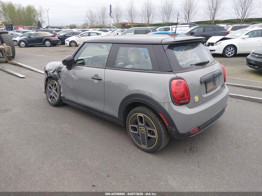Vin: wmw13dj04n2r09742, lot: 45264084, mini se hardtop cooper 20223