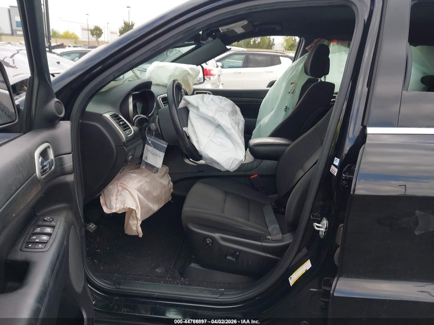 2020 Jeep Grand Cherokee Laredo E 4X2