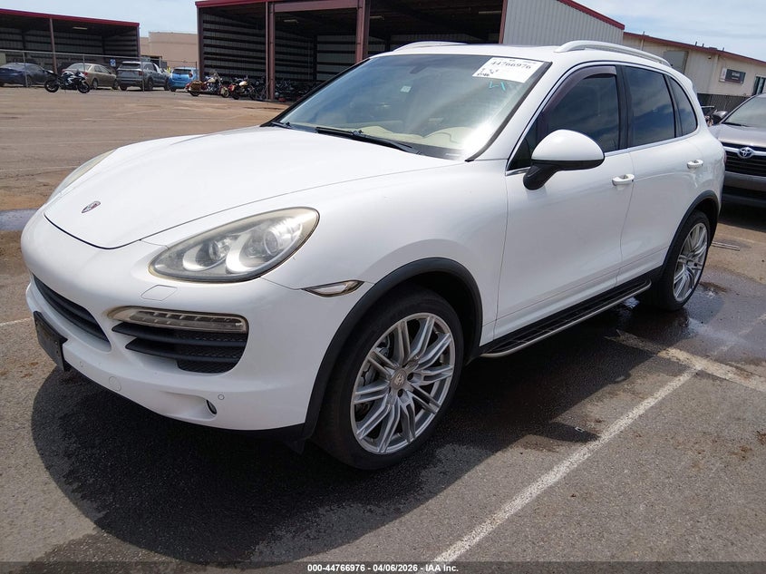 WP1AB2A25CLA51389 2012 Porsche Cayenne 4.8 S white