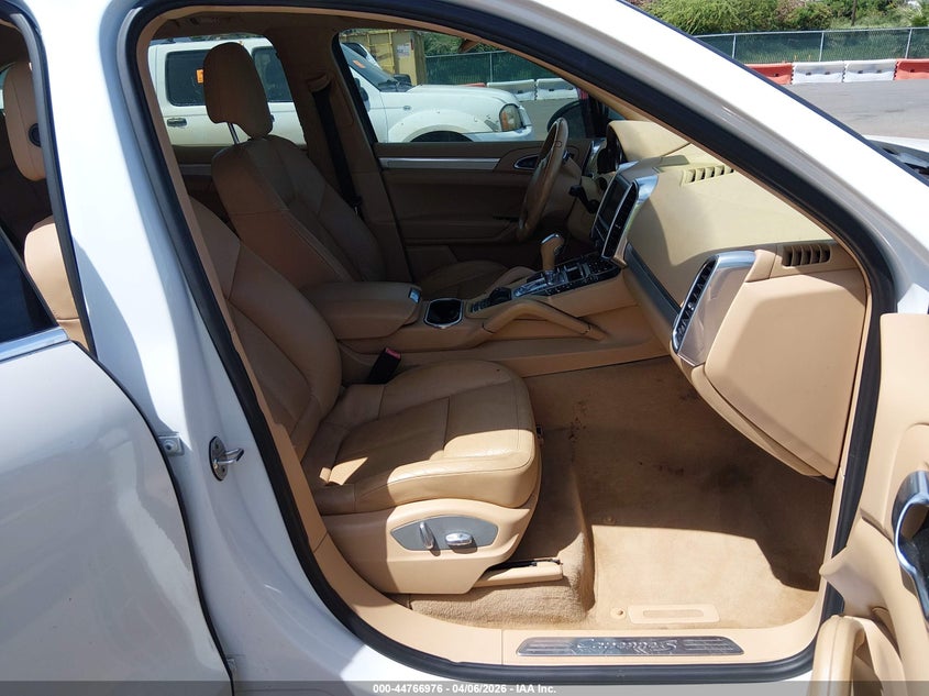 WP1AB2A25CLA51389 2012 Porsche Cayenne 4.8 S white