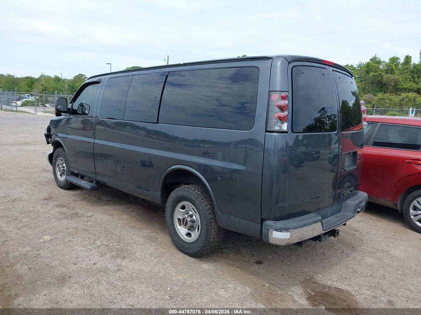 2017 GMC Savana 3500 Lt