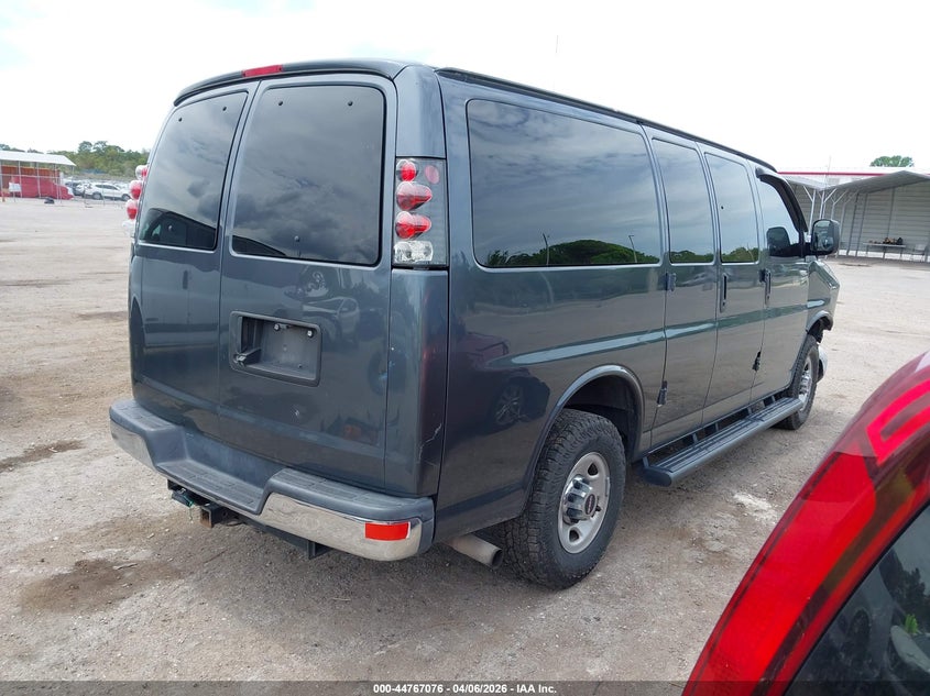 2017 GMC Savana 3500 Lt