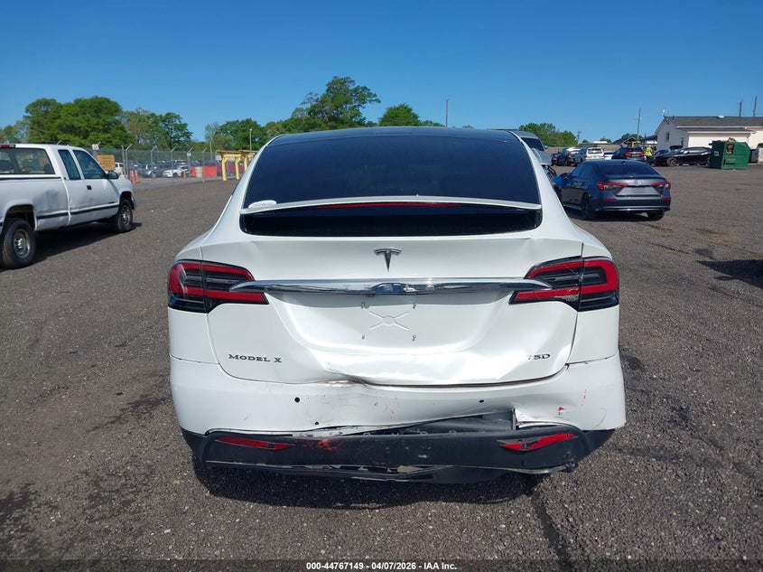 5YJXCDE23JF136729 2018 Tesla Model x 100D 75D P100D white