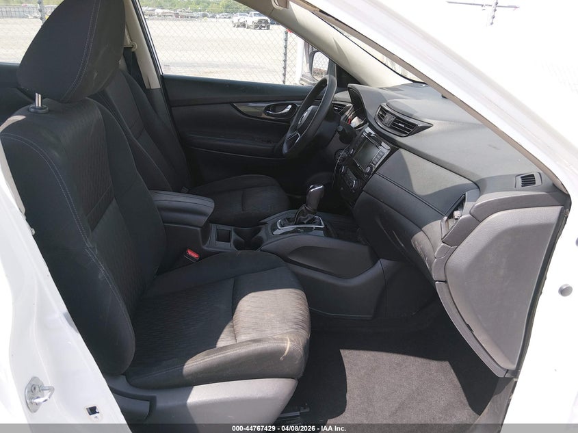 VIN KNMAT2MT4JP600072 2018 NISSAN ROGUE S