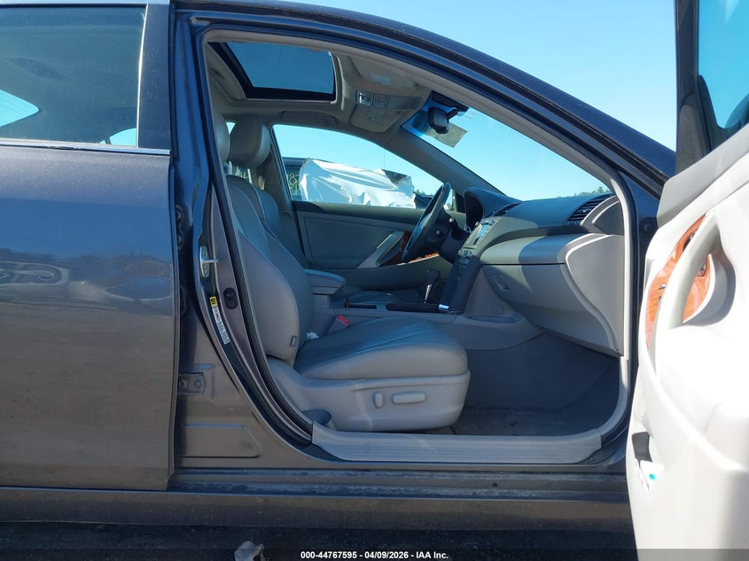 2011 Toyota Camry Hybrid