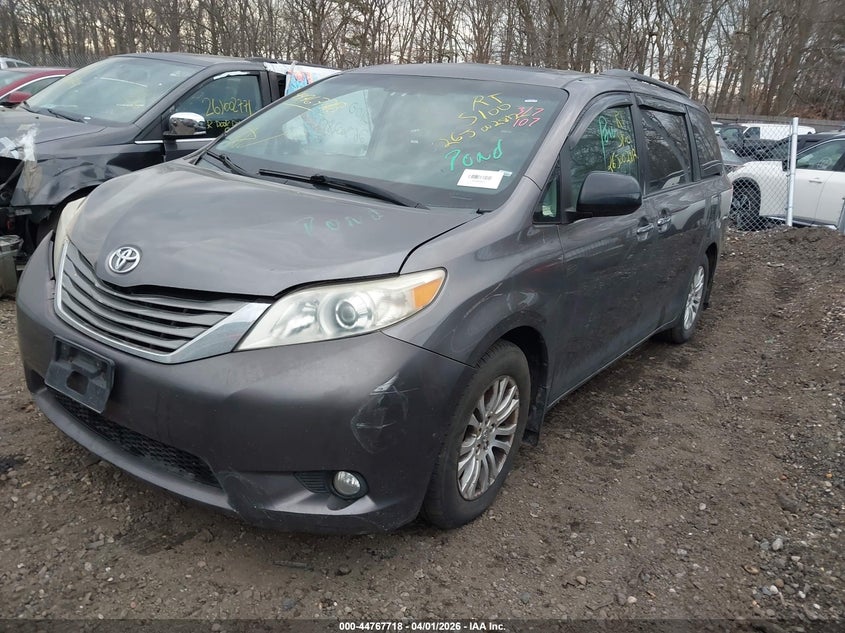 2011 Toyota Sienna Xle V6