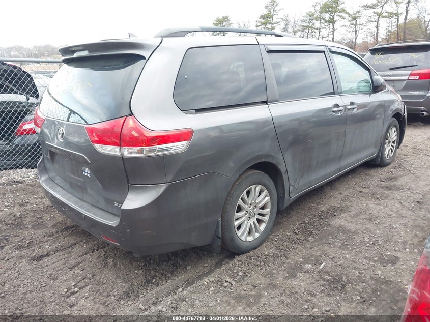 2011 Toyota Sienna Xle V6