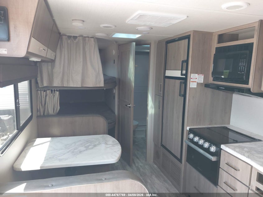 2022 GRAND DESIGN 21BHE auction photo 8