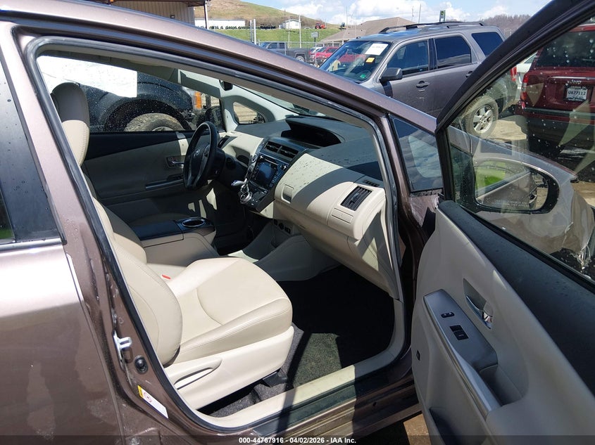 2017 Toyota Prius V Five