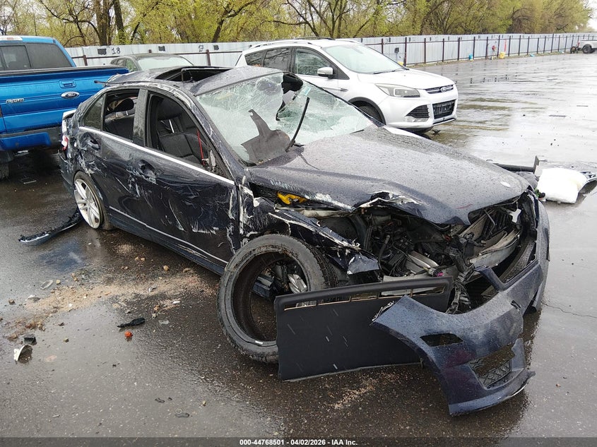 2013 Mercedes-Benz C 300 Luxury 4Matic/Sport 4Matic