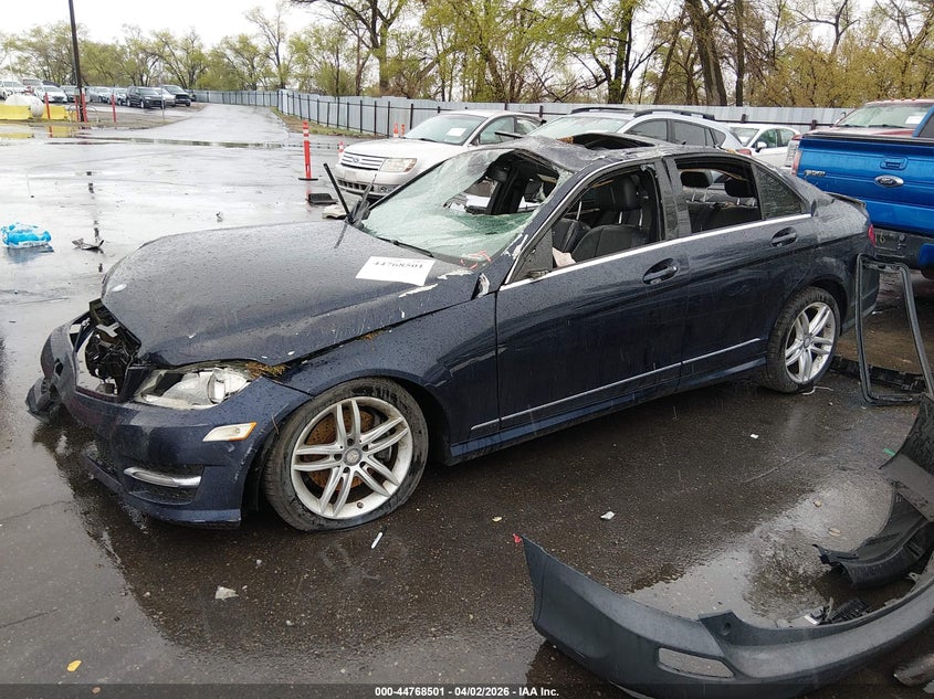 2013 Mercedes-Benz C 300 Luxury 4Matic/Sport 4Matic
