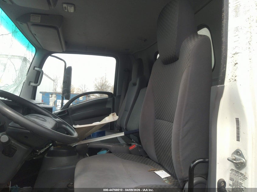 54DC4W1B7FS801022 2015 Isuzu Npr Hd Reg white