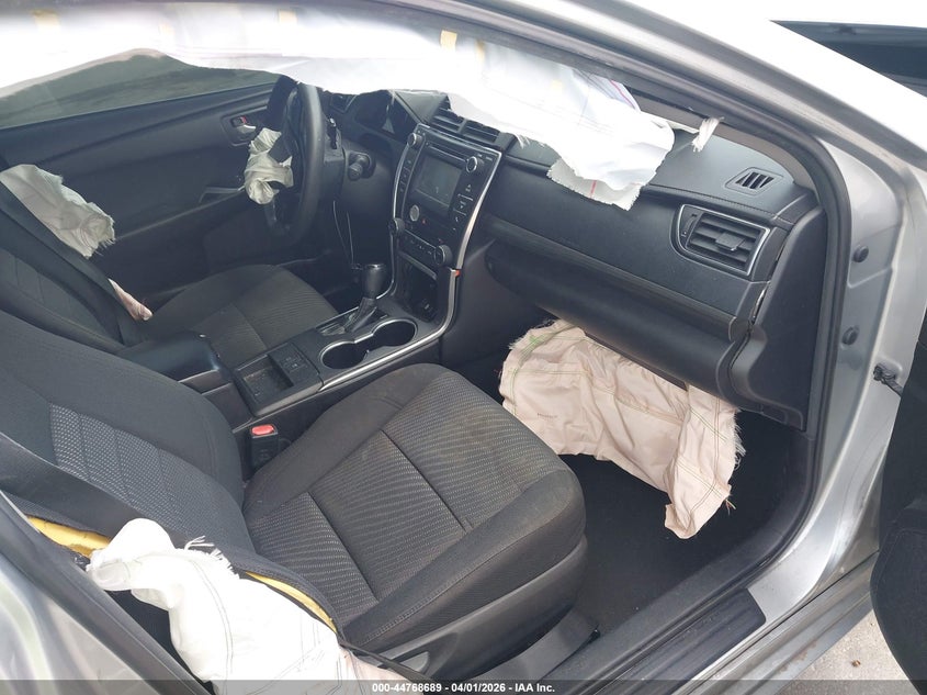 2015 Toyota Camry Hybrid Le