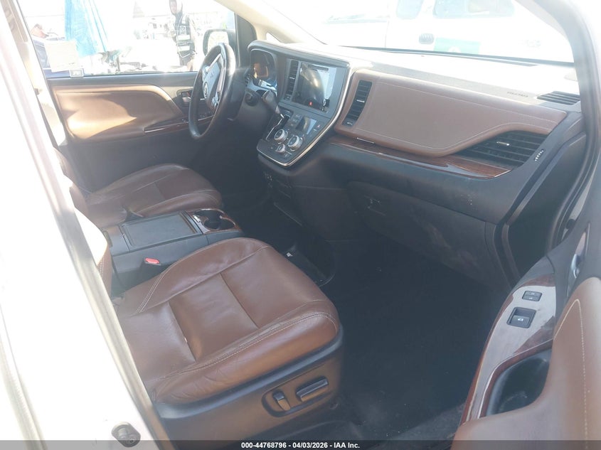 2017 Toyota Sienna Limited 7 Passenger