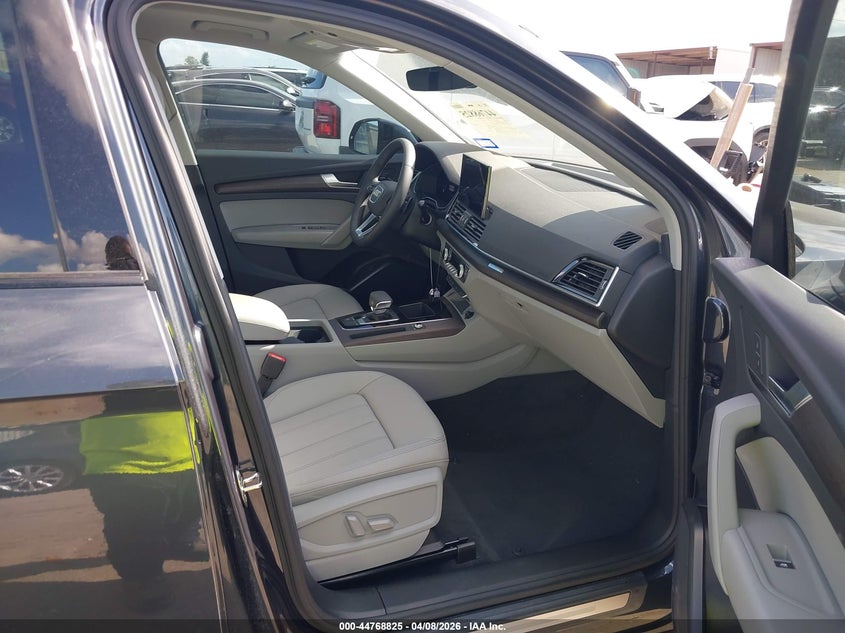 2025 AUDI Q5 2.0L I-4 DI, DOHC, V(VIN: WA1ABAFY8S2055671