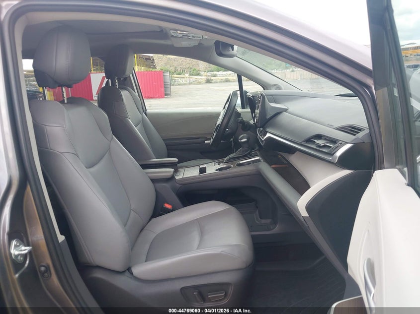 2022 Toyota Sienna Xle